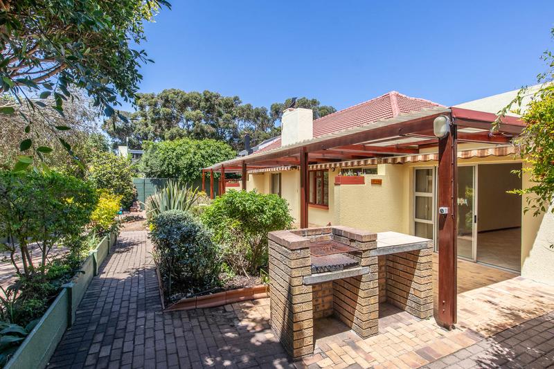 3 Bedroom Property for Sale in Bergvliet Western Cape